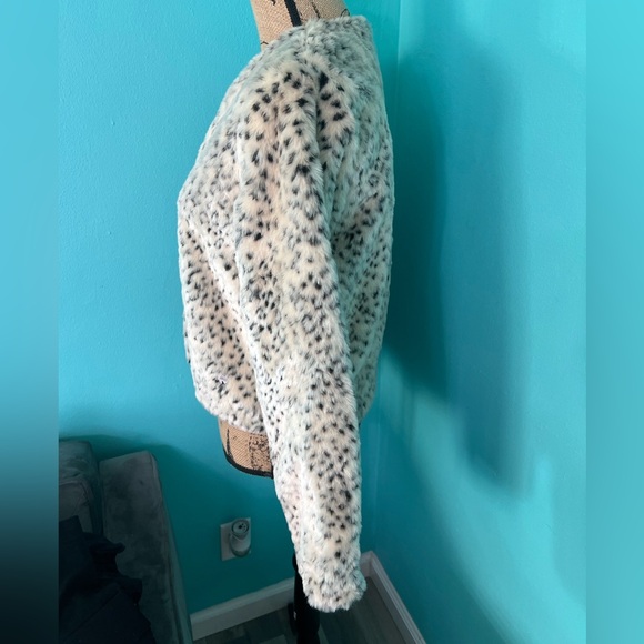 EUC Vans Wilder Cheetah Print Faux Fur Plush Jacket Size Medium - Picture 5 of 11